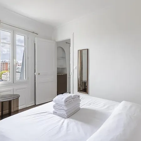 Place Leon Blum - Voltaire - 1 Bedroom * Paris